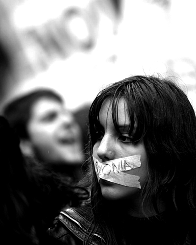 Estudiante en una manifestación contra la implantación del Plan Bolonia